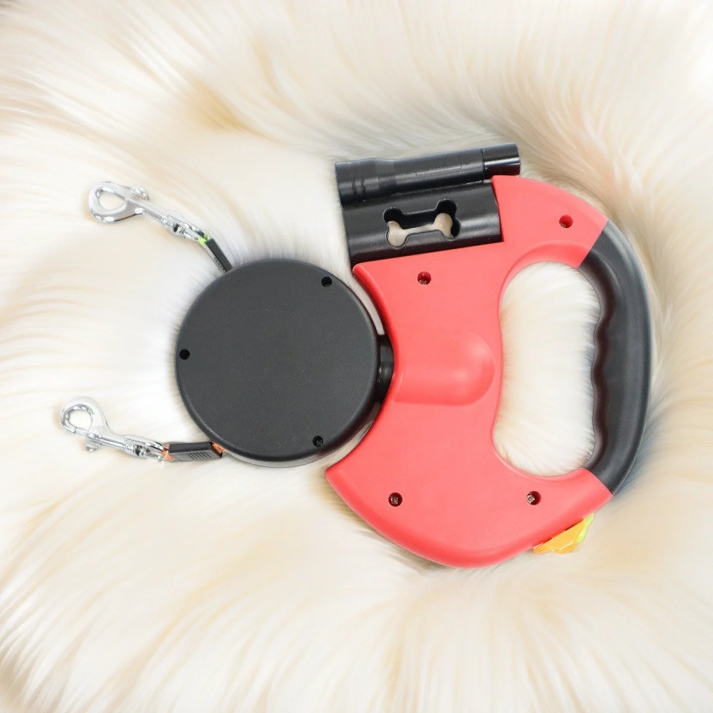 Retractable Dual Dog Leash – LED Light & No-Tangle Design